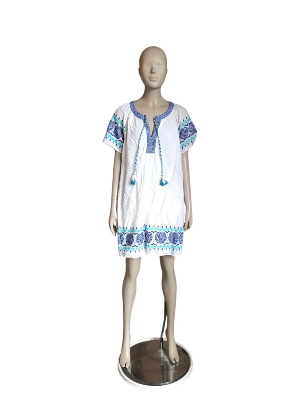 Vineyard Vines White and Blue Dress